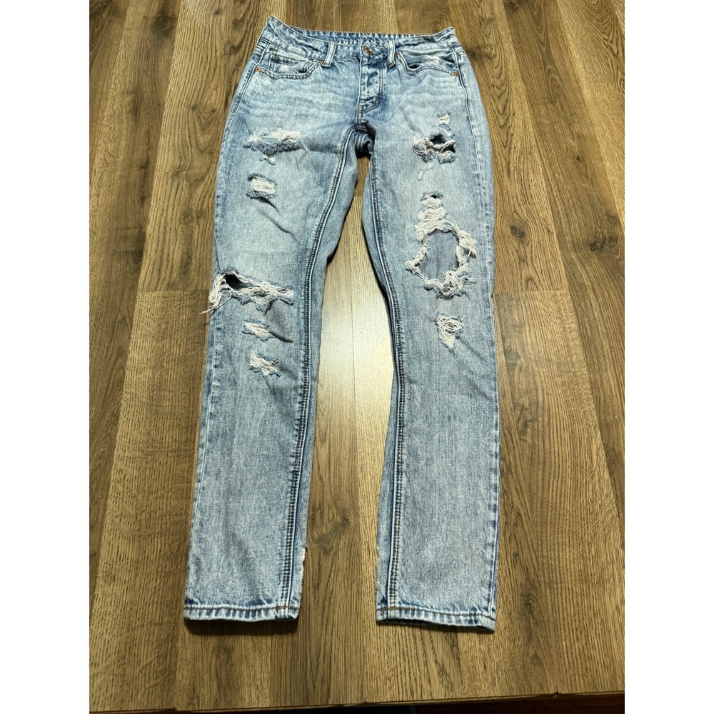 American Eagle Jeans Women Size 2 Light Wash Denim Distressed Regular Fit